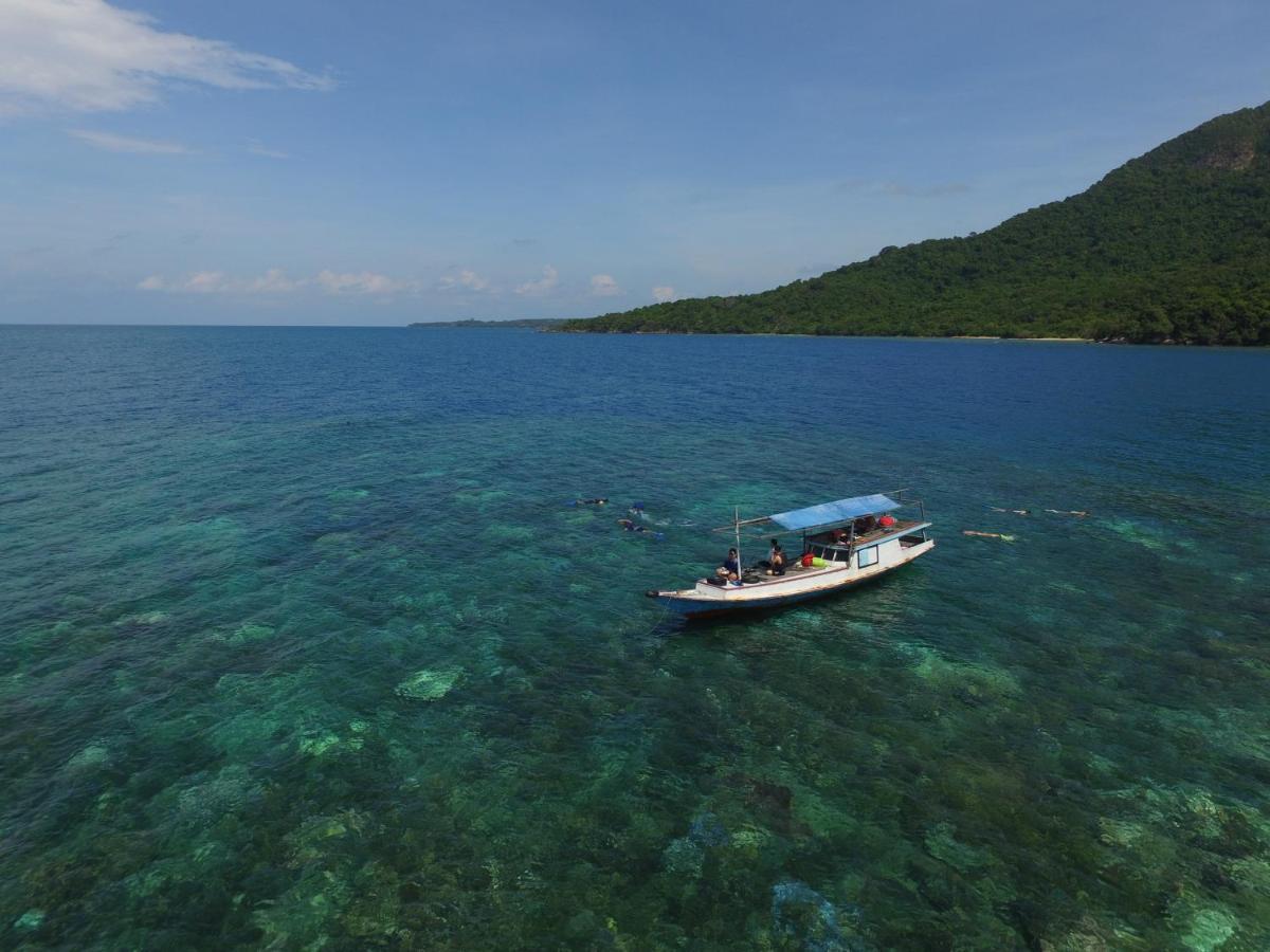 Ayu Hotel Karimunjawa Eksteriør billede